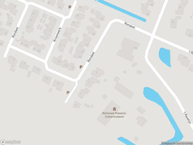 Ambulance met grote spoed naar de Rondeel in Klundert