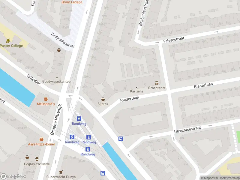 Ambulance met gepaste spoed naar de Riederlaan in Rotterdam