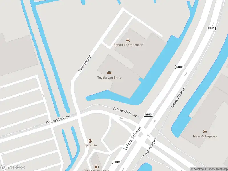 Ambulance met grote spoed naar de Zwanendrift in Alphen aan den Rijn