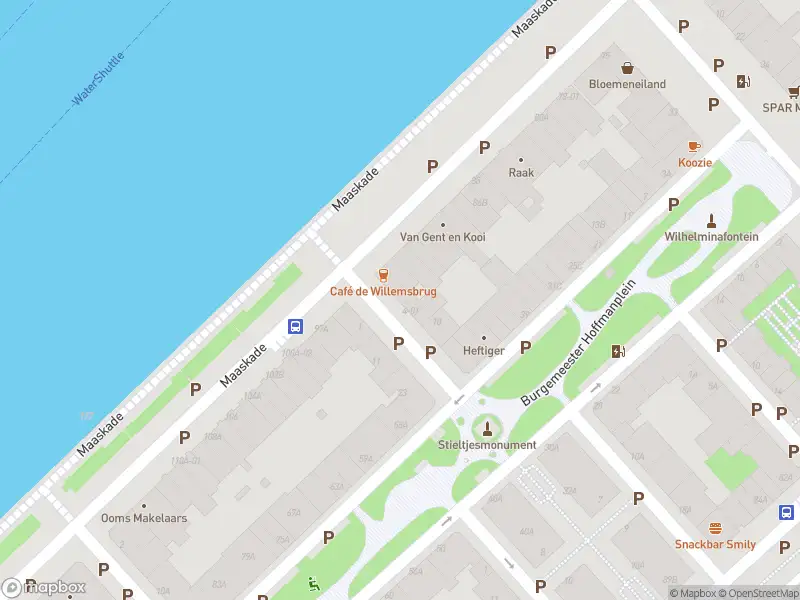 Ambulance met gepaste spoed naar de Cornelis Trompstraat in Rotterdam