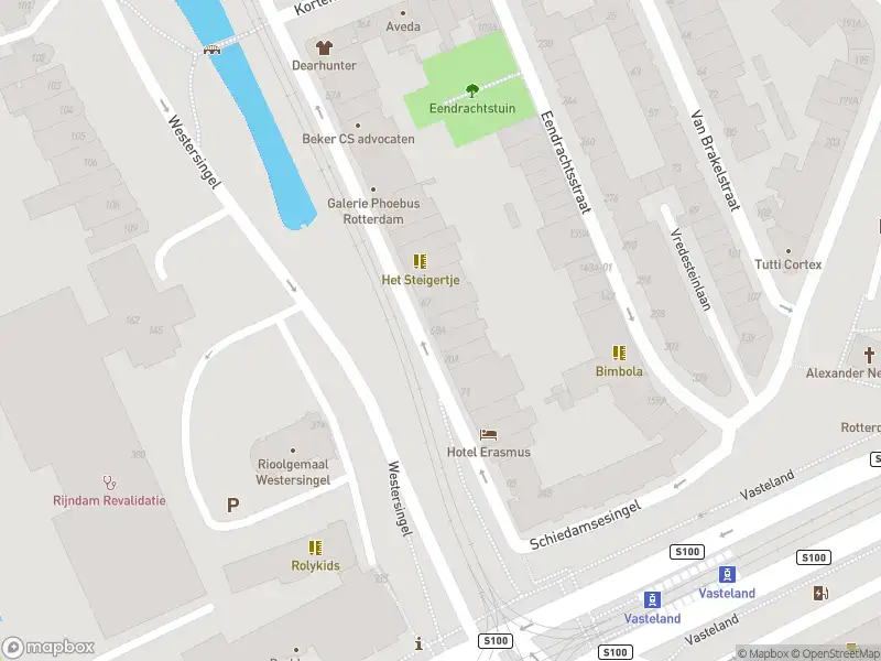 Ambulance met grote spoed naar de Eendrachtsweg in Rotterdam