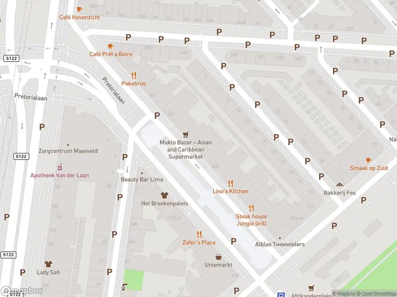 Ambulance met grote spoed naar de Pretorialaan in Rotterdam