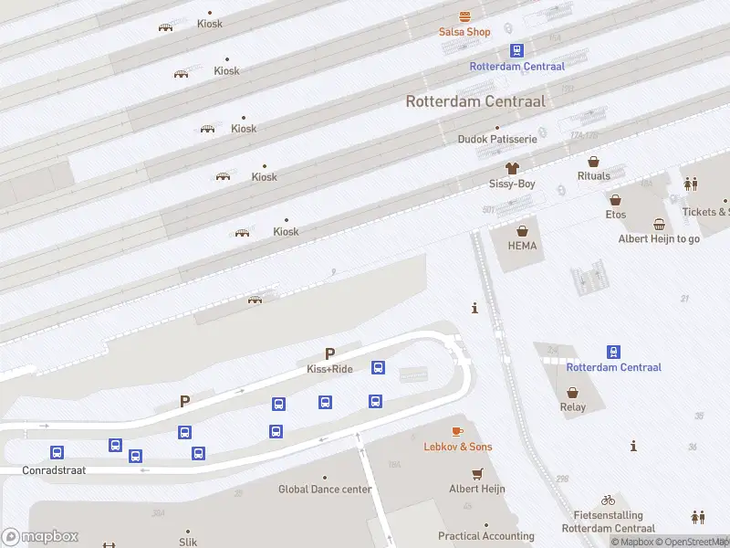 Ambulance met gepaste spoed naar de Conradstraat in Rotterdam