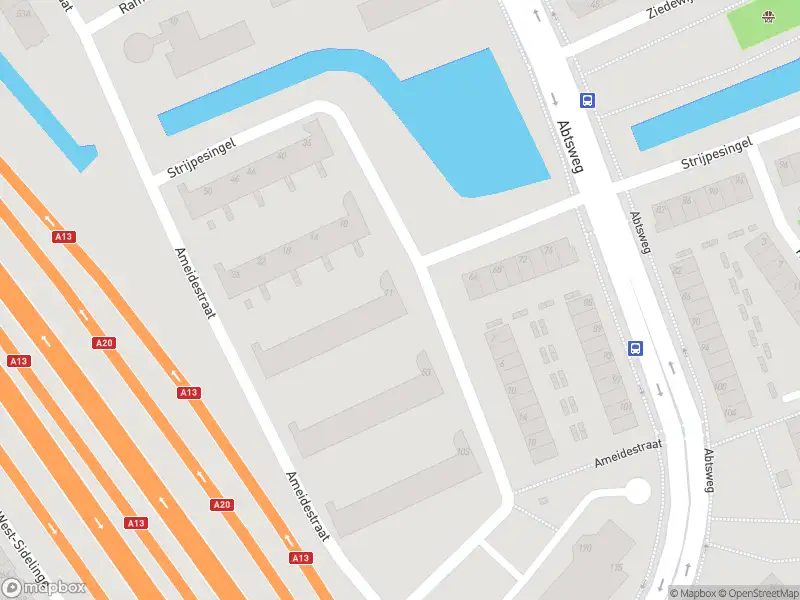 Ambulance met gepaste spoed naar de Cannemanstraat in Rotterdam