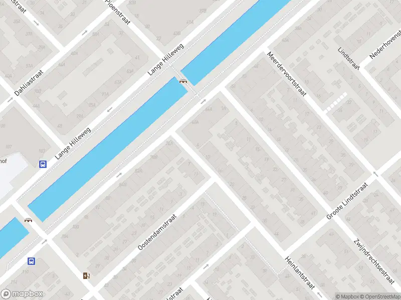 Ambulance met gepaste spoed naar de Heinlantstraat in Rotterdam