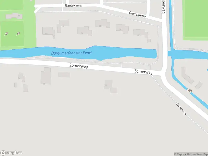 Brandweer en politie met grote spoed naar de Zomerweg in Hurdegaryp vanwege middelgrote brand