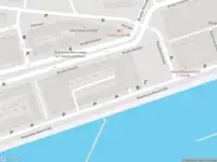 Ambulance met grote spoed naar de Maashaven N.z. in Rotterdam