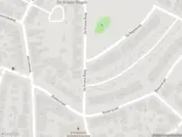 Brandweer met gepaste spoed naar de De Regenboog in Enschede vanwege wateroverlast