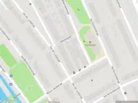 Ambulance met grote spoed naar de Van Almondestraat in Delft