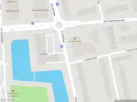 Brandweer met gepaste spoed naar de Van Lenneplaan in Groningen