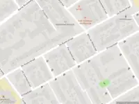 Ambulance met grote spoed naar de Piet Heinstraat in Maasdijk