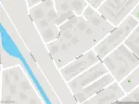 Ambulance met gepaste spoed naar de Arsenaal in Vijfhuizen