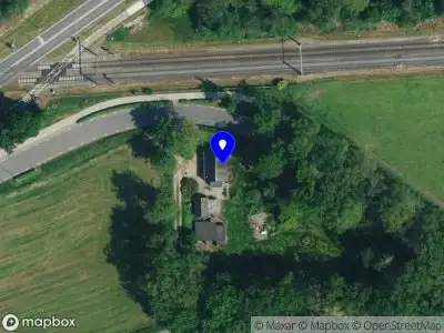 Politie naar de Spitdijk in Deventer vanwege personen te water