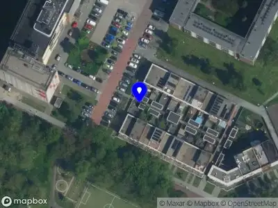 Ambulance met grote spoed naar de Duinlustpad in Amsterdam