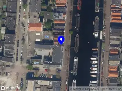 Ambulance met grote spoed naar de Voorhaven in Rotterdam