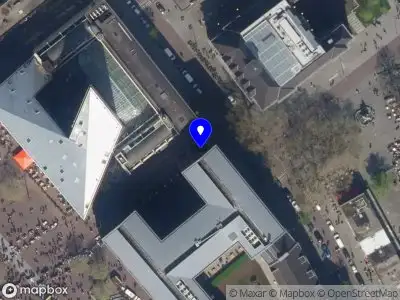 Ambulance met grote spoed naar de Botersloot in Rotterdam