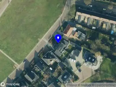 Politie naar de Gebroeders van Doorenstraat in Almelo vanwege aanrijding met letsel