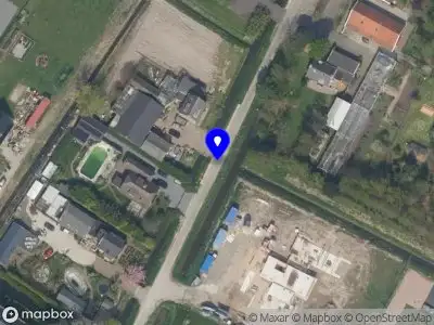 Ambulance met grote spoed naar de Landsweg in Vierpolders