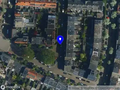Ambulance met grote spoed naar de Abeelstraat in Haarlem