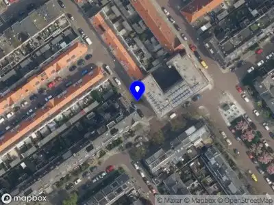 Ambulance met grote spoed naar de Celebesstraat in Delft