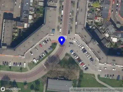 Ambulance met grote spoed naar de Boerhaaveplein in Schiedam