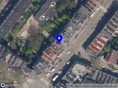 Ambulance met gepaste spoed naar de Bergweg in Rotterdam