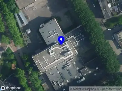 Ambulance met grote spoed naar de Dubbelink in Amsterdam