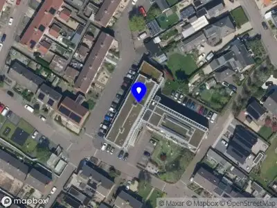 Ambulance met grote spoed naar de Vijverhof in Meerkerk