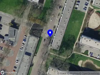 Ambulance met grote spoed naar de Slaghaam in Hoogvliet Rotterdam