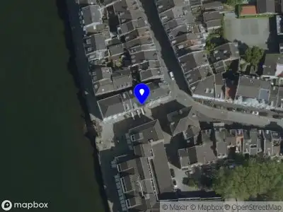 Brandweer naar de Waterpoort in Maastricht vanwege personen te water