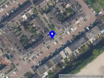 Ambulance met grote spoed naar de Korne in Rotterdam