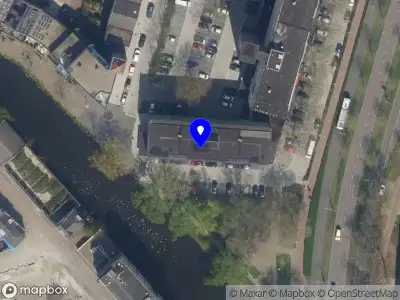 Ambulance met grote spoed naar de 's-Gravelandseweg in Schiedam