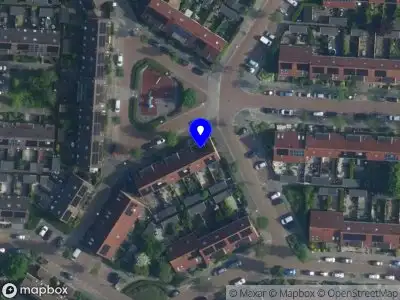 Ambulance met grote spoed naar de Wilhelminaplein in Amstelveen