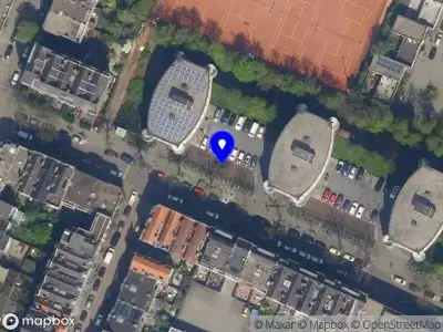 Ambulance met gepaste spoed naar de 1e Jerichostraat in Rotterdam