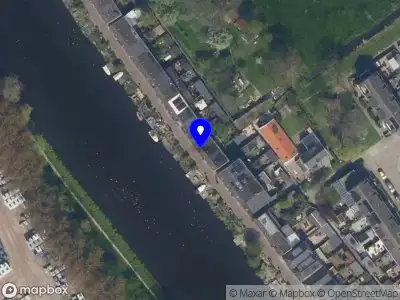 Ambulance met gepaste spoed naar de Delfshavenseweg in Rotterdam