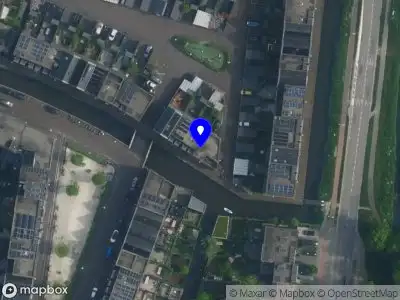 Ambulance met grote spoed naar de Aartje de Voseiland in Weesp