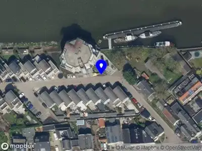 Ambulance met grote spoed naar de Houtzaagmolen in Ouderkerk aan den IJssel