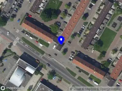 Ambulance met grote spoed naar de Meidoornstraat in Papendrecht