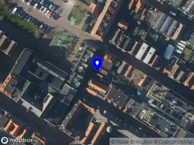 Ambulance met gepaste spoed naar de Lombardsteeg in Alkmaar