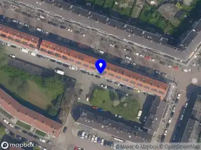 Ambulance met grote spoed naar de Peppelweg in Rotterdam
