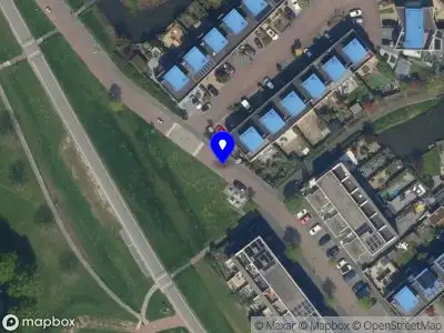 Ambulance met grote spoed naar de Paradijsselpark in Capelle aan den IJssel