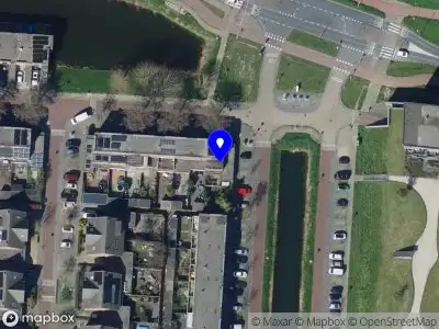 Ambulance met grote spoed naar de Hudighaven in Barendrecht