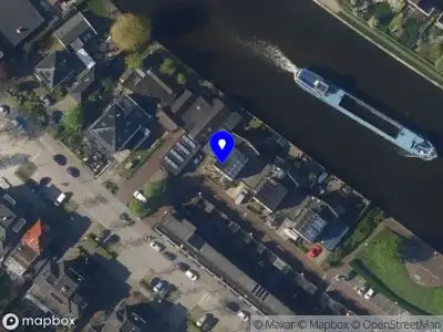 Ambulance met grote spoed naar de Vredebest in Alphen aan den Rijn