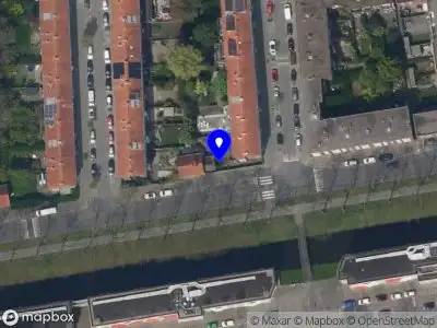 Ambulance met gepaste spoed naar de Carnissesingel in Rotterdam