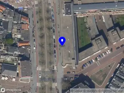 Ambulance met grote spoed naar de Broersvest in Schiedam