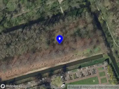 Brandweer en politie met grote spoed naar de Stationsstraat in Rhoon vanwege middelgrote brand