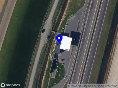 Politie met grote spoed naar de Caspar de Roblesdijk in Pingjum vanwege ongeval met letsel