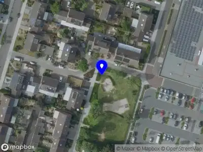 Brandweer met grote spoed naar de Kasteel Nederhovenstraat in Roermond vanwege voertuigbrand