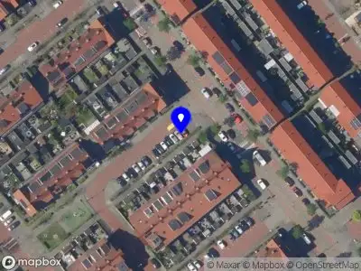 Ambulance met grote spoed naar de Geerpolderstraat in 's-Gravenhage