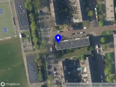 Ambulance met grote spoed naar de Walraven van Hallstraat in Leiden